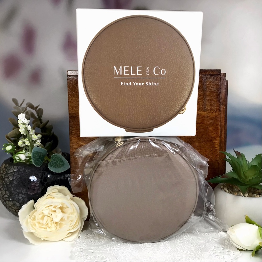 MELE & Co. Find Your Shine Round Vegan Leather Travel Jewelry Box - Cognac *BNIB